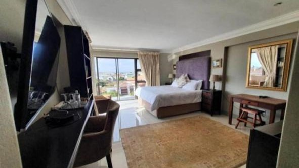 8 Bedroom Property for Sale in Myburgh Park Western Cape